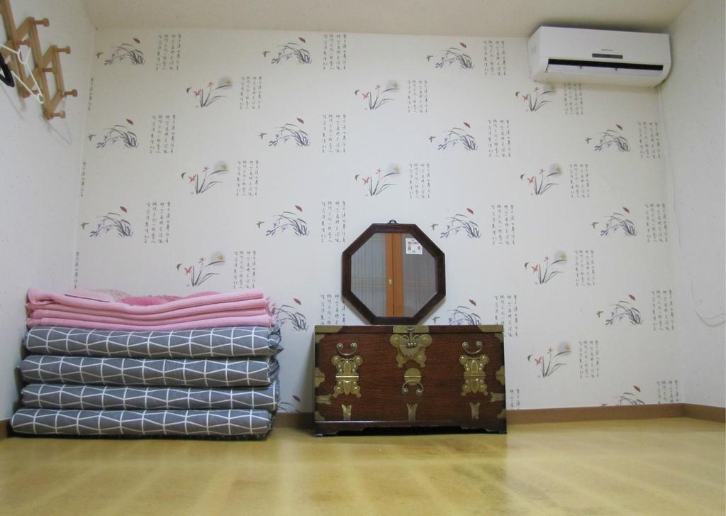 Empathy Hanok Guesthouse Тегу Екстериор снимка