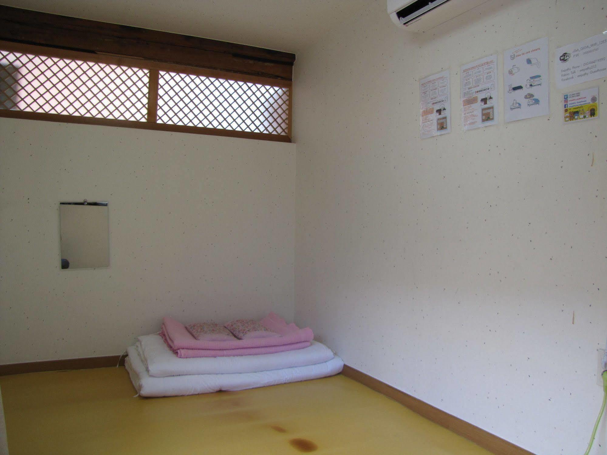 Empathy Hanok Guesthouse Тегу Екстериор снимка