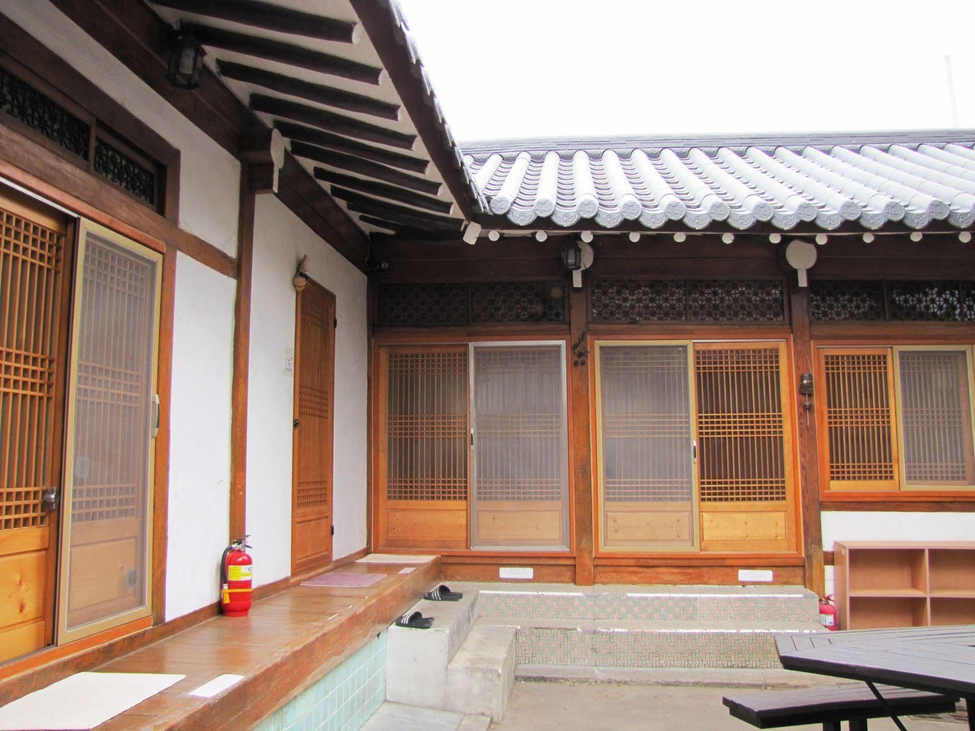 Empathy Hanok Guesthouse Тегу Екстериор снимка