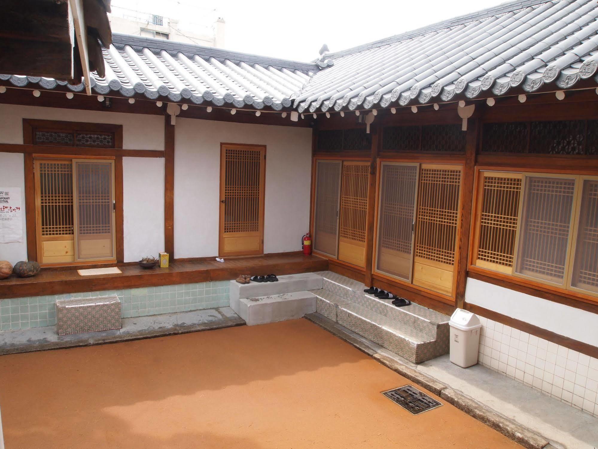 Empathy Hanok Guesthouse Тегу Екстериор снимка